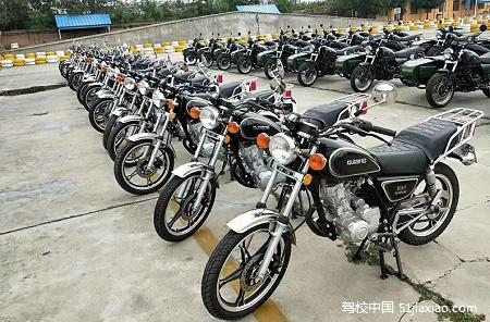 重庆学摩托车驾校
